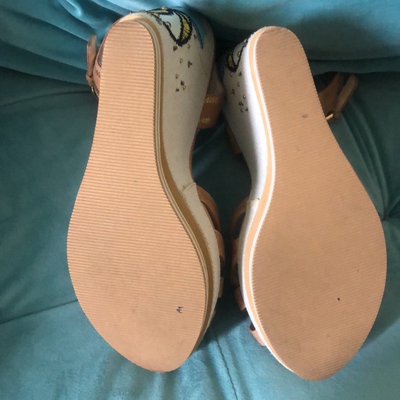 COACH Tan “Beach Scene” Wedge Sandals-9.5 - Picture 7 of 14